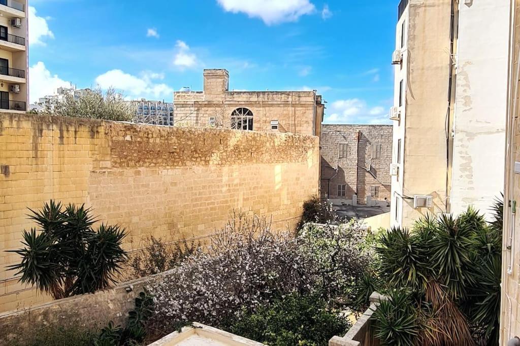 Cozy Inside.City & Beach Outside Appartement Sliema Buitenkant foto